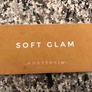 ABH SOFT GLAM PALETTE